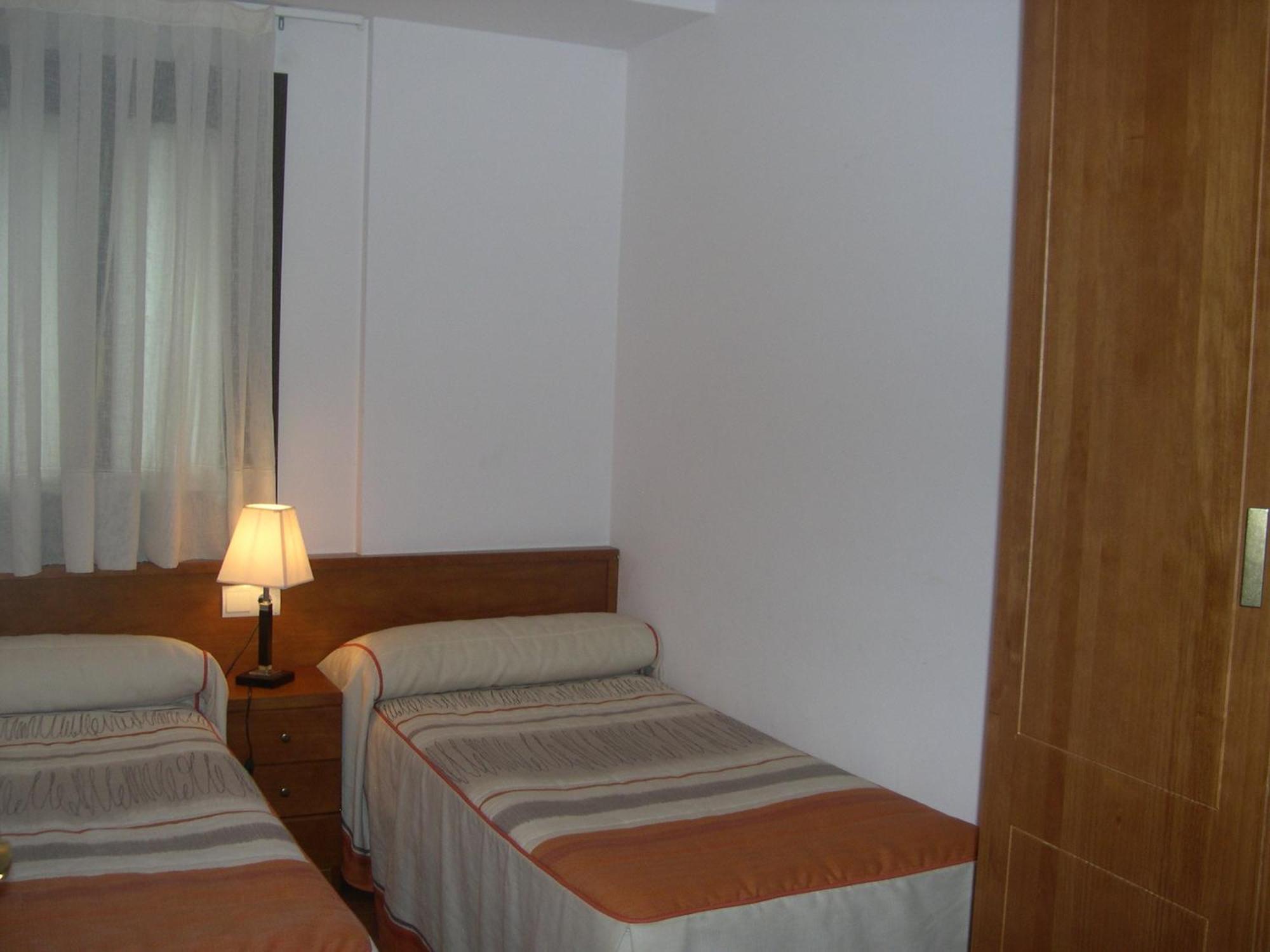 Apartamentos Estop Sahun Luaran gambar
