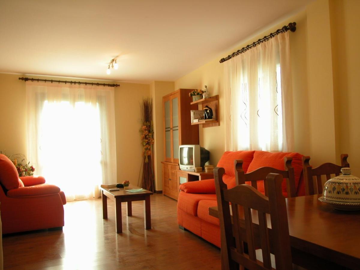 Apartamentos Estop Sahun Bilik gambar
